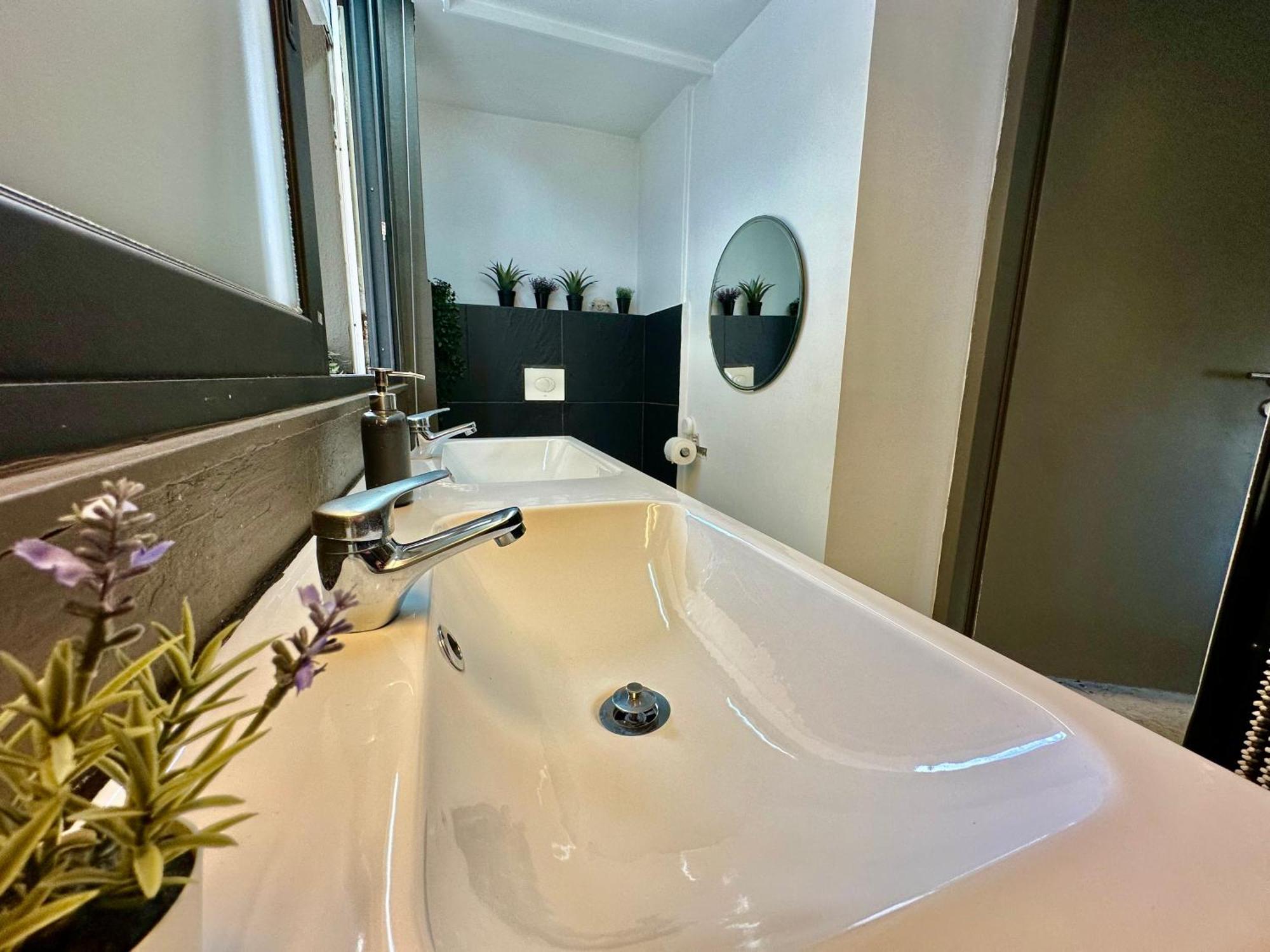 Bright Studio 4 A Short Stay Near Oaka - Iaso - Ygeia - Mitera Hospitals Αθήνα Εξωτερικό φωτογραφία